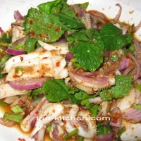Image of Larb Pla Meuk-spicy Squid Salad Recipe, Group Recipes